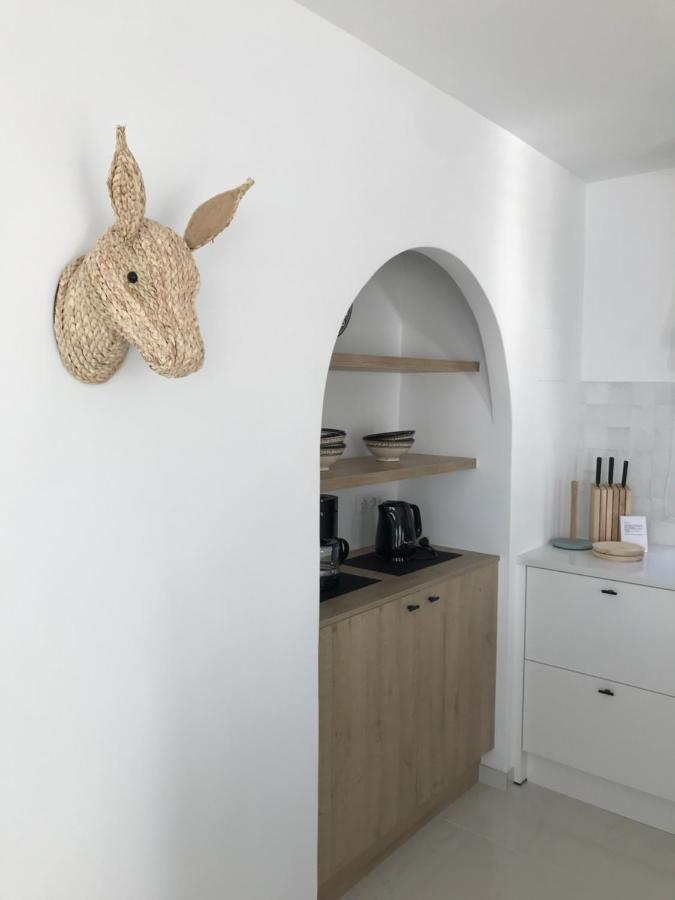 Frontline Villa, Five Star Deluxe 坎佩略 外观 照片