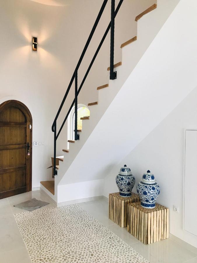 Frontline Villa, Five Star Deluxe 坎佩略 外观 照片