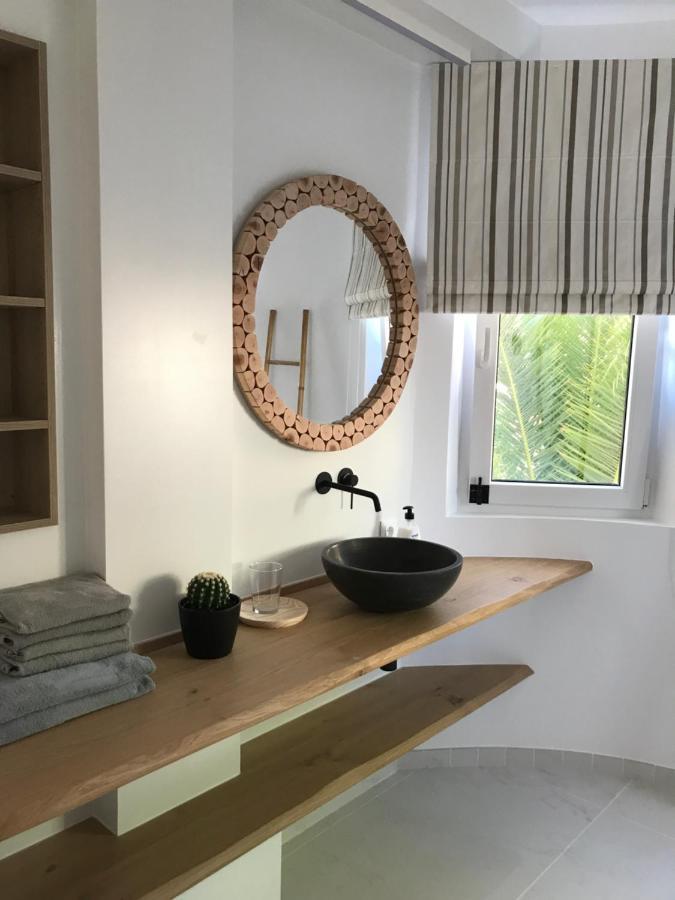 Frontline Villa, Five Star Deluxe 坎佩略 外观 照片