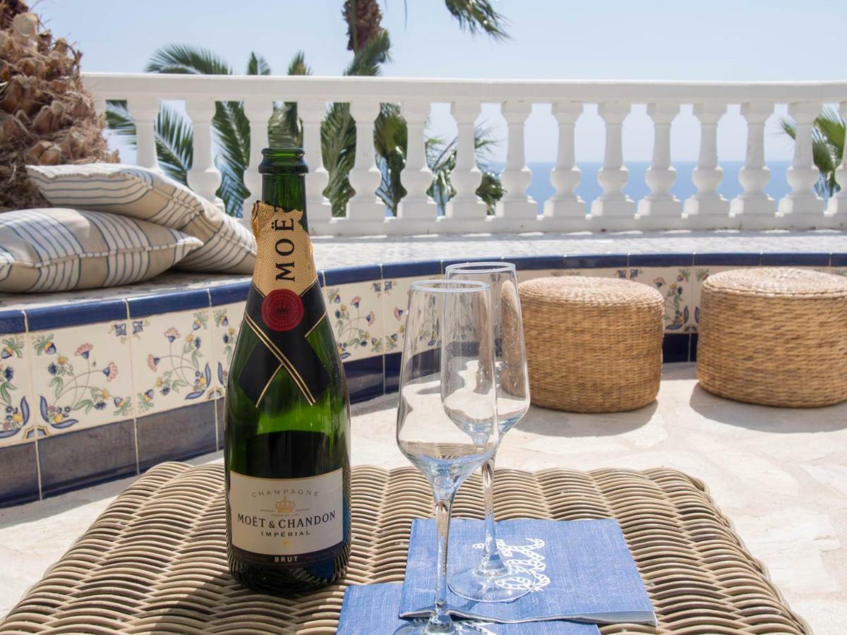 Frontline Villa, Five Star Deluxe 坎佩略 外观 照片