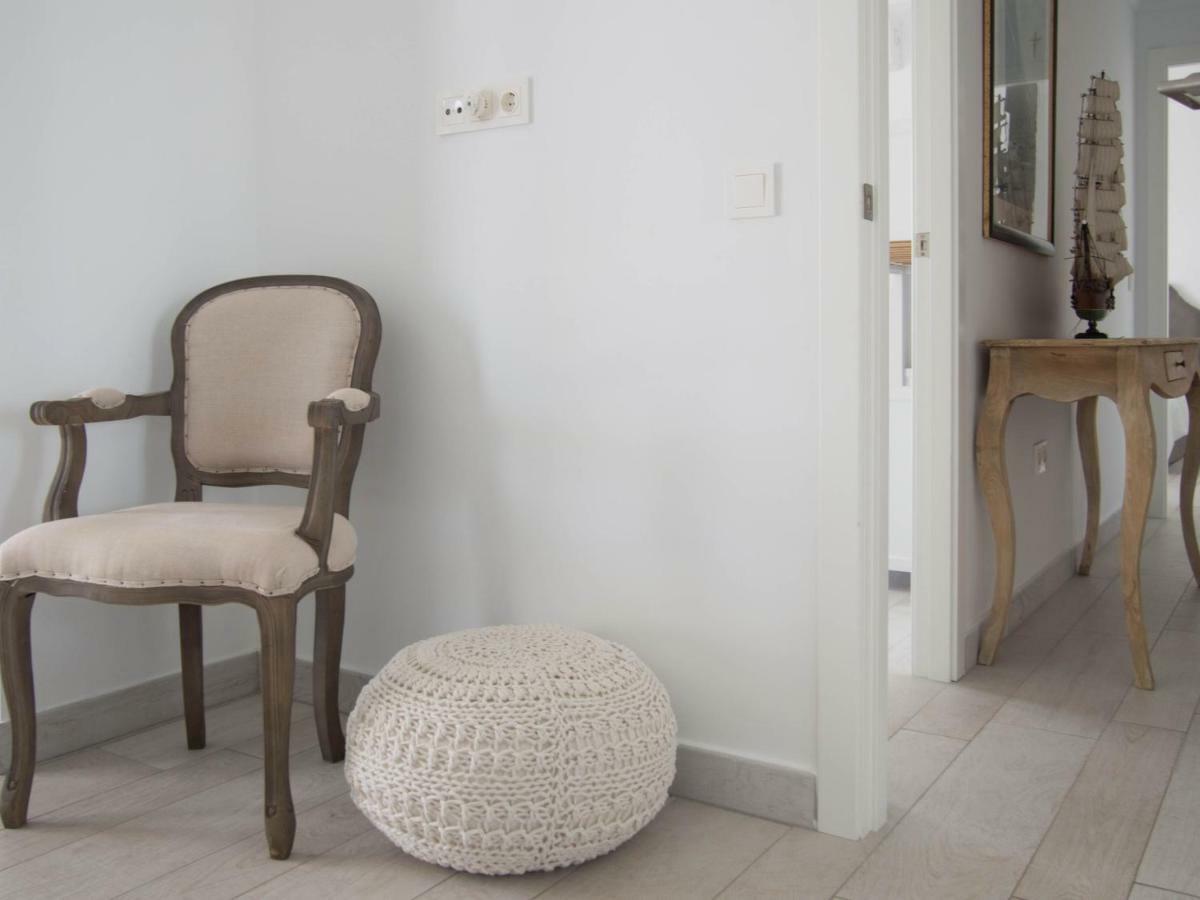 Frontline Villa, Five Star Deluxe 坎佩略 外观 照片